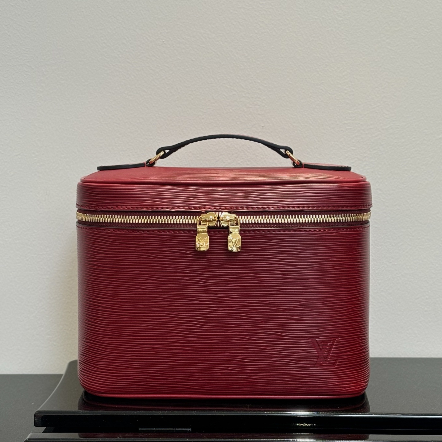 LV VanityPouch P1 I21