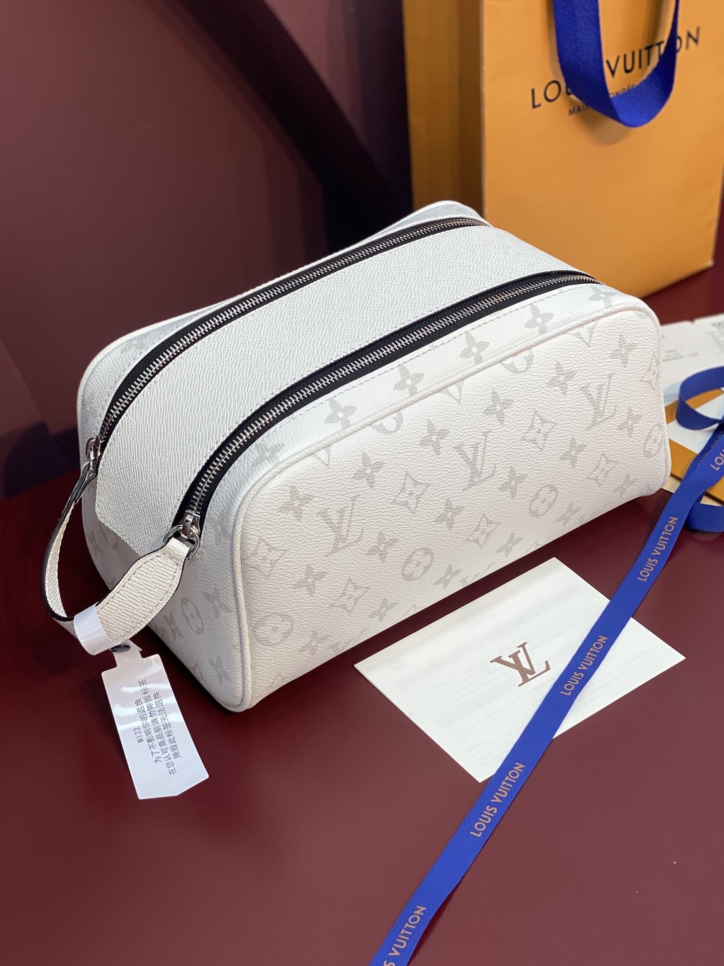 LV VanityPouch P1 I7