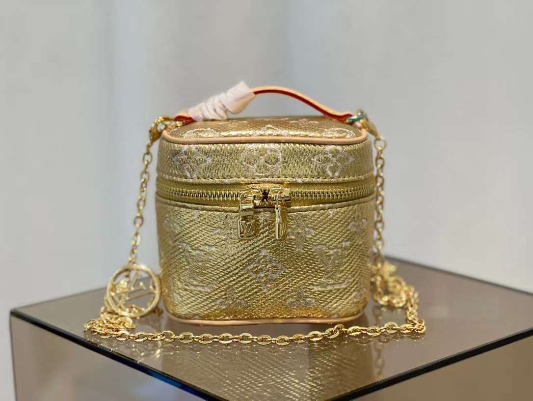 LV VanityPouch P1 I71
