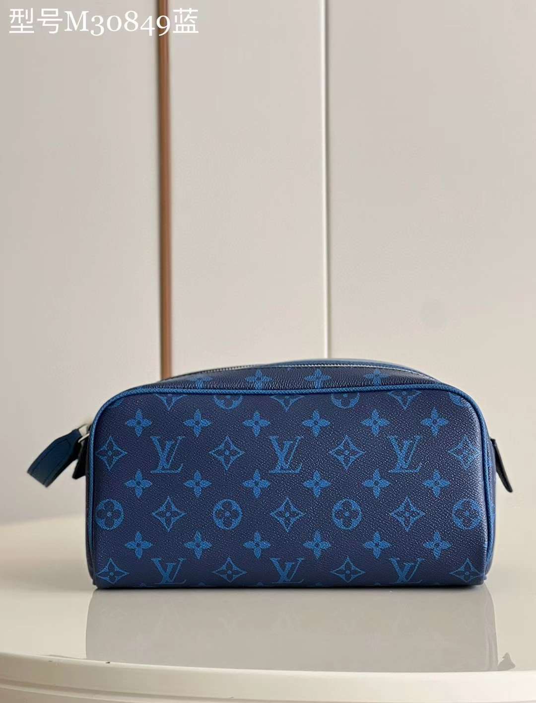 LV VanityPouch P1 I89