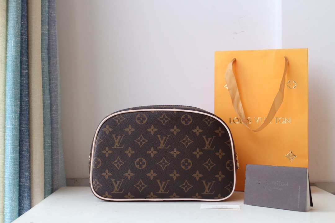 LV VanityPouch P2 I9
