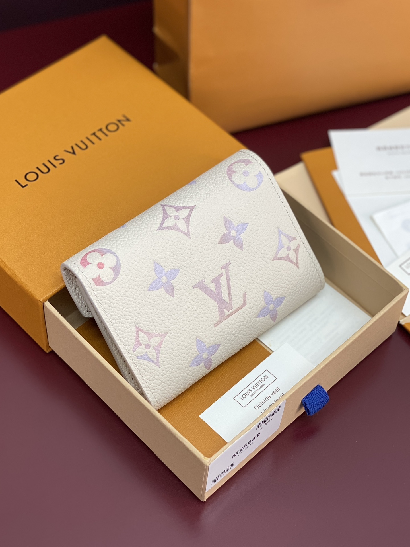 LV Wallet P1 I18