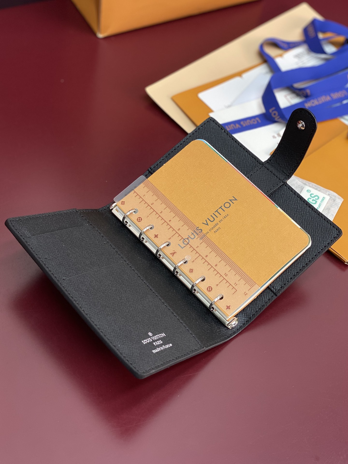 LV Wallet P1 I29