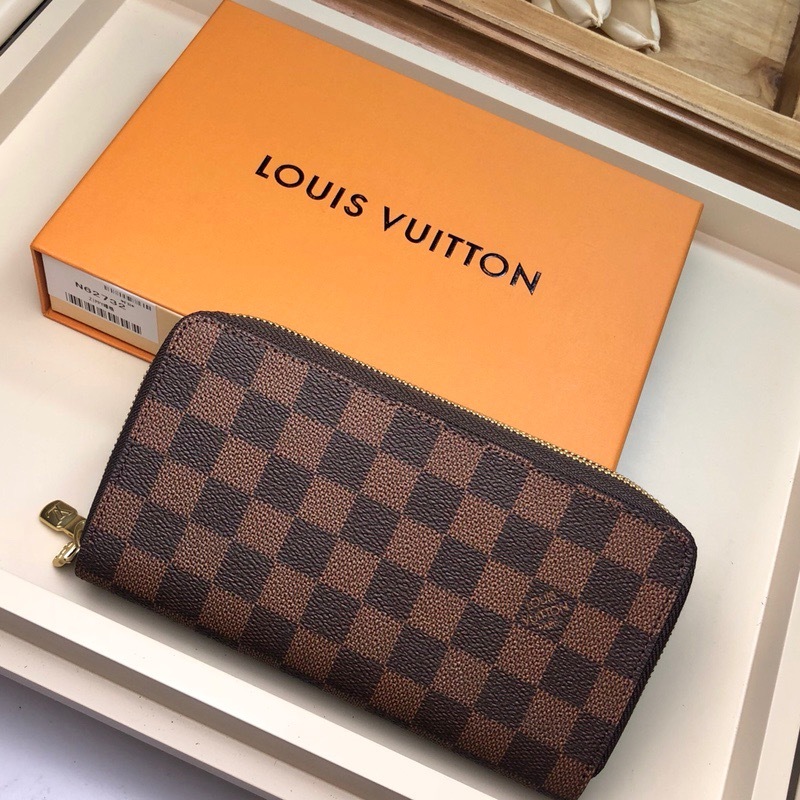 LV Wallet P2 I120