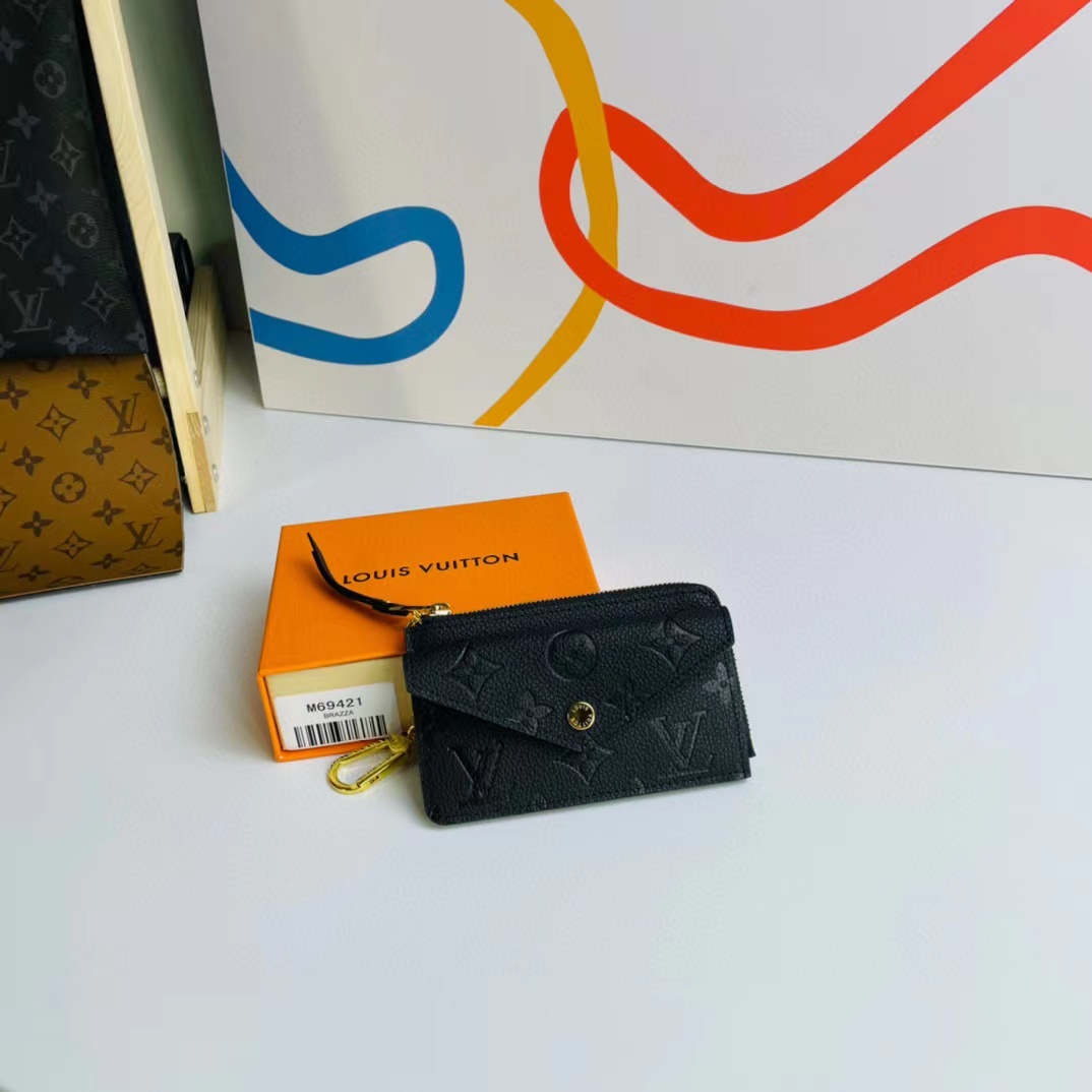 LV Wallet P2 I32