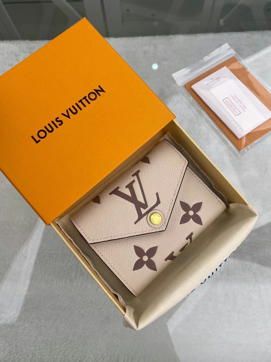 LV Wallet P2 I44