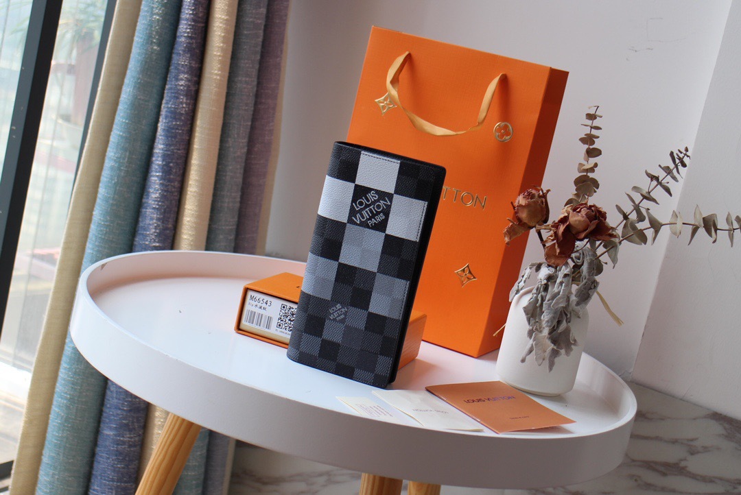 LV Wallet P2 I77