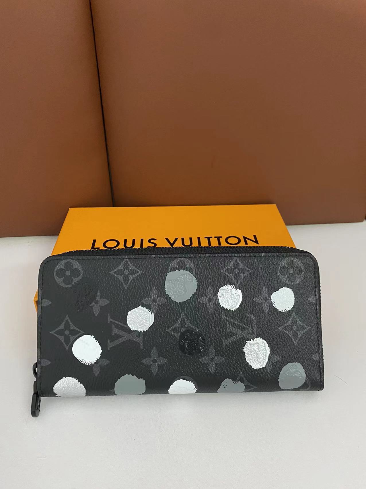 LV Wallet P2 I9