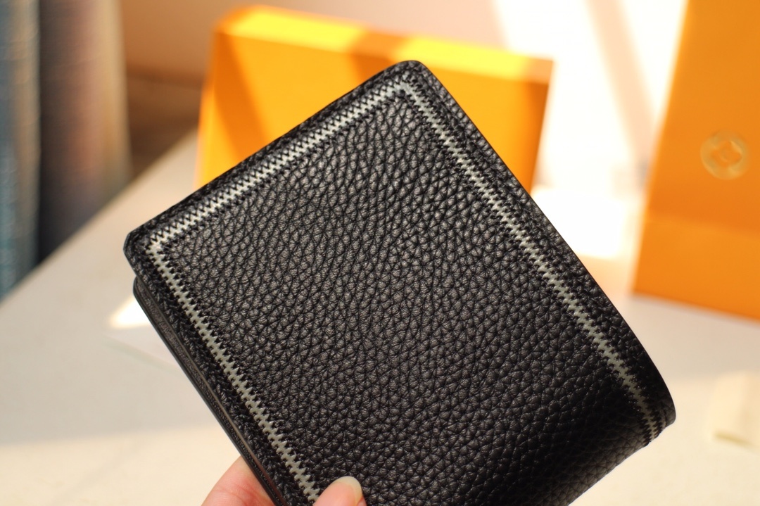 LV Wallet P3 I102