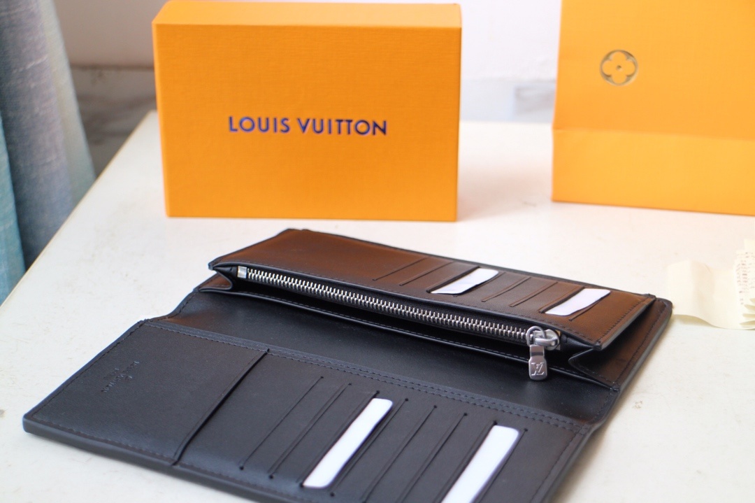 LV Wallet P3 I104