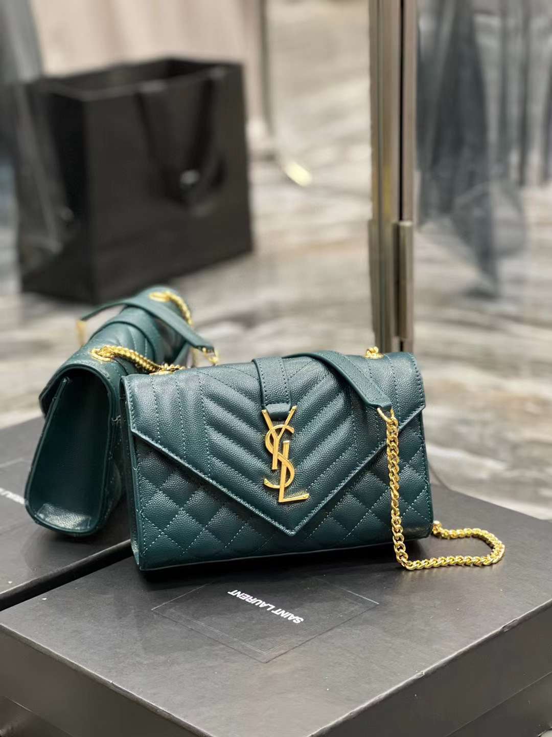YSLEnvelope P1 I8